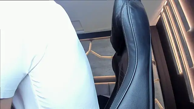 alexgiraldo  online show from 28, 2, 2025