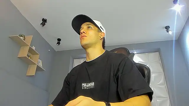 alexgiraldo  online show from 13, 3, 2025