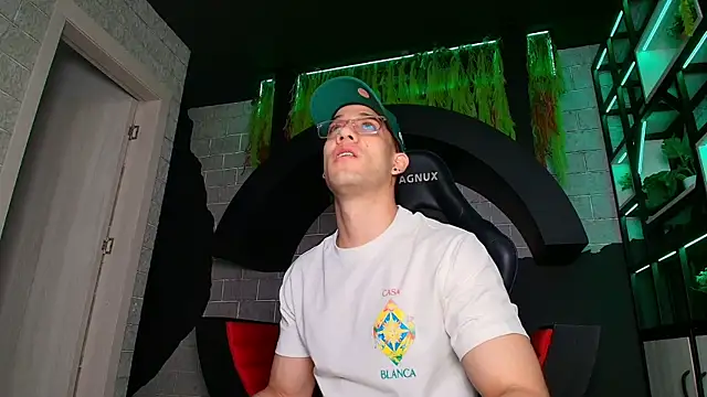 alexgiraldo  online show from 22, 3, 2025