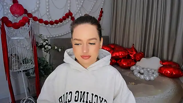 MiracleCurly online show from 5, 3, 2026