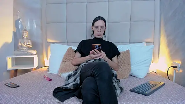 Hecatee 77 online show from 19, 9, 2025