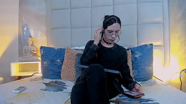 Hecatee 77 online show from 8, 10, 2025