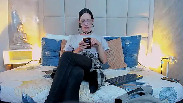 Hecatee 77 online show from 9, 10, 2025