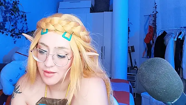 Snapshot of NaruBolita chatting on 8, 3, 2025 NaruBolita online show from 8, 3, 2025