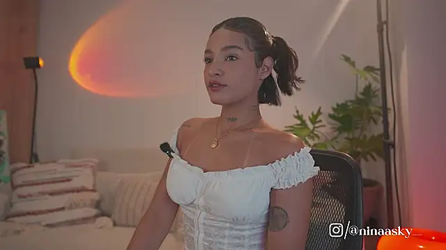 Snapshot of ninaa_sky chatting on 29, 5, 2026 ninaa sky online show from 29, 5, 2026