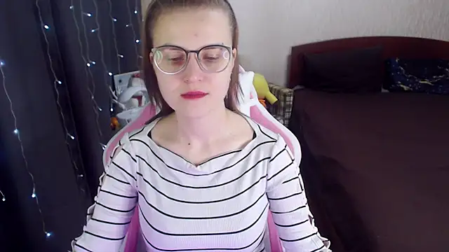 MissBrightShine online show from 5, 2, 2025