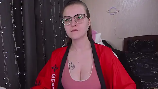 MissBrightShine online show from 11, 3, 2025