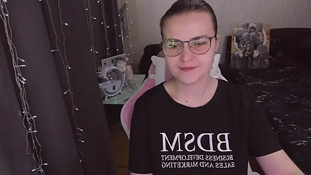 MissBrightShine online show from 19, 10, 2025