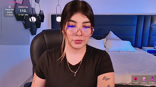 LisaMonroe  online show from 25, 10, 2025