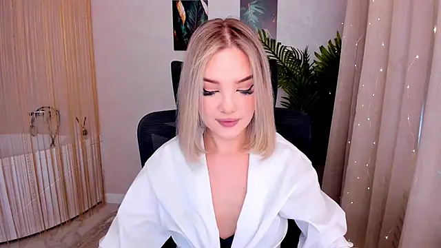 FloweryLove 1 online show from 1, 3, 2025