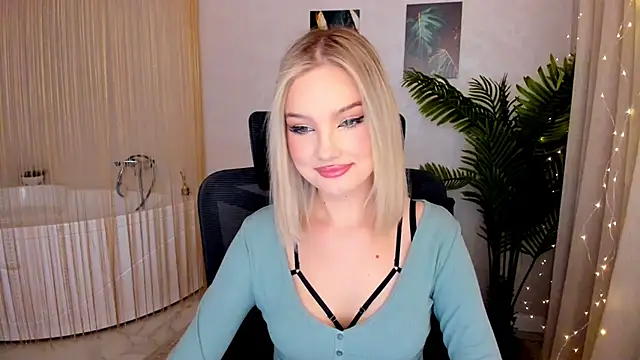 FloweryLove 1 online show from 4, 3, 2025