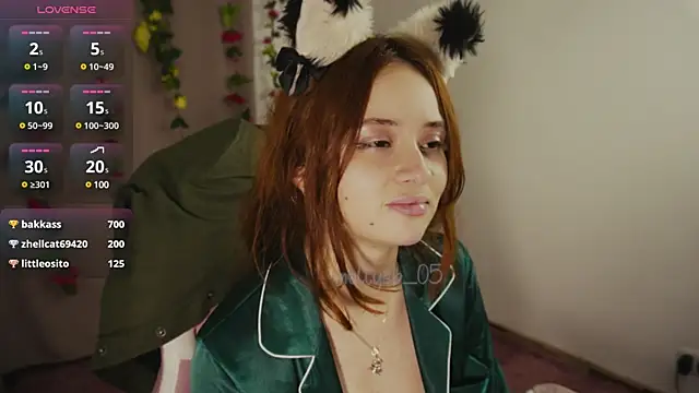 Snapshot of molly_russell chatting on 1, 1, 2025 molly russell online show from 1, 1, 2025