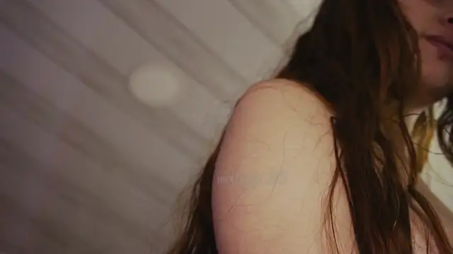 Snapshot of molly_russell chatting on 16, 1, 2025 molly russell online show from 16, 1, 2025