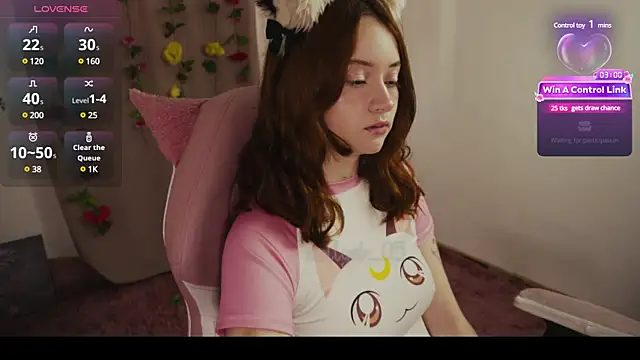 Snapshot of molly_russell chatting on 8, 3, 2025 molly russell online show from 8, 3, 2025