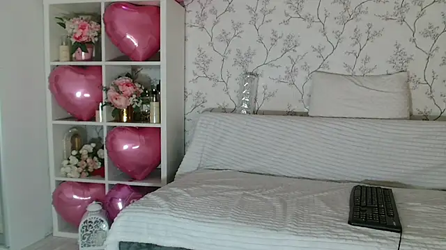 Imcarrieberry online show from 14, 2, 2025