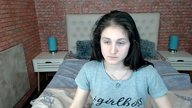 Holliy Cooper online show from 7, 2, 2025