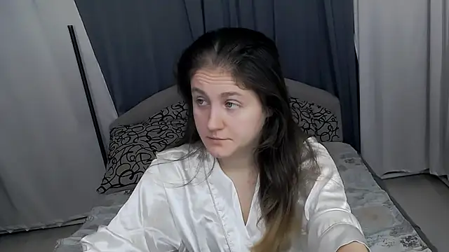 Holliy Cooper online show from 19, 12, 2025