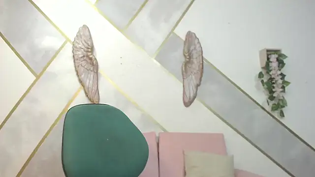 RoxanaCyrano  online show from 17, 2, 2025