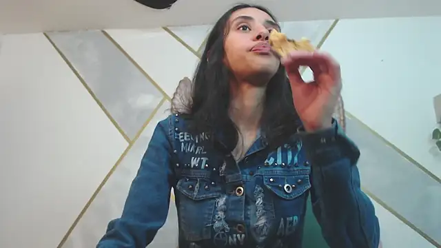 RoxanaCyrano  online show from 26, 2, 2025