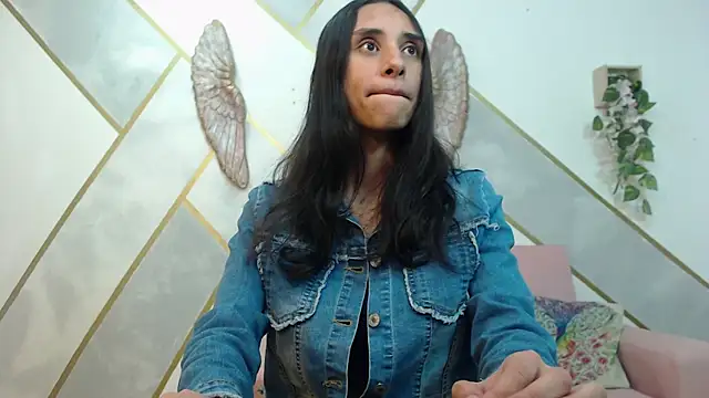 RoxanaCyrano  online show from 13, 10, 2025