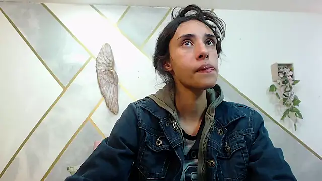 RoxanaCyrano  online show from 19, 12, 2025