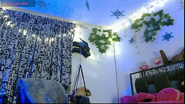 Snapshot of DULCE_ZOE chatting on 4, 1, 2025 DULCE ZOE online show from 4, 1, 2025