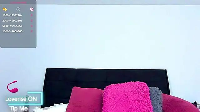 SelenaWest online show from 9, 10, 2025