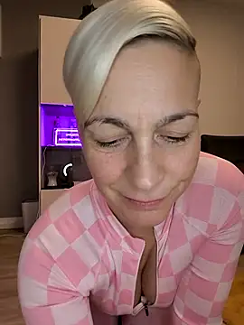 DarleenHot online show from 4, 12, 2025