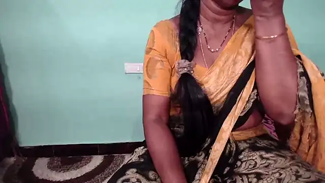 Snapshot of shrutitelugu69 chatting on 20, 11, 2025 shrutitelugu69 online show from 20, 11, 2025