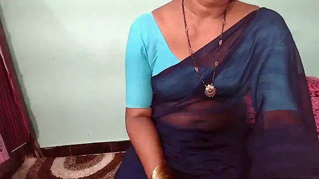 Snapshot of shrutitelugu69 chatting on 30, 11, 2025 shrutitelugu69 online show from 30, 11, 2025