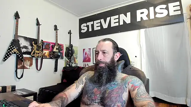 Snapshot of StevenRiseNYC chatting on 7, 6, 2026 StevenRiseNYC online show from 7, 6, 2026
