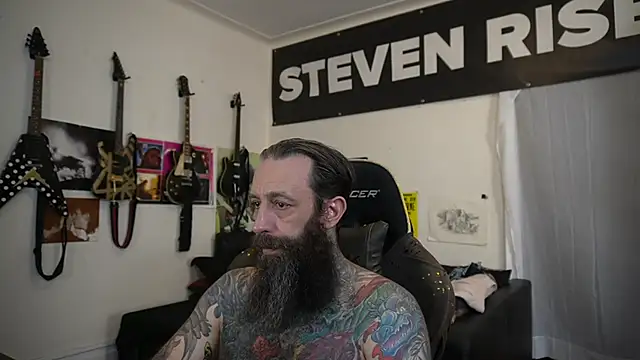 Snapshot of StevenRiseNYC chatting on 4, 7, 2026 StevenRiseNYC online show from 4, 7, 2026