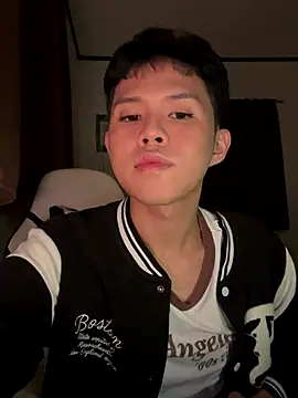 Snapshot of Plaxtique chatting on 17, 10, 2025 Plaxtique online show from 17, 10, 2025