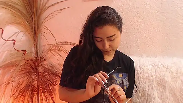  Kim  M online show from 9, 4, 2026