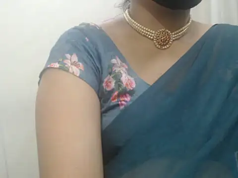 Lovely Siri 23 online show from 3, 6, 2026