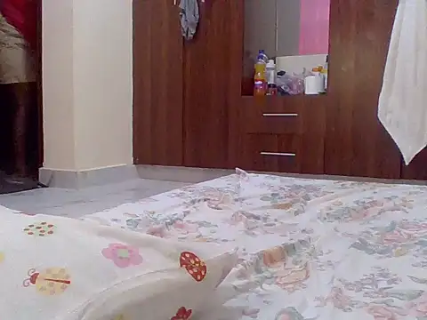 sweet-fancy online show from 11, 11, 2025