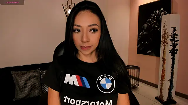 LizzHamilton   online show from 13, 1, 2026