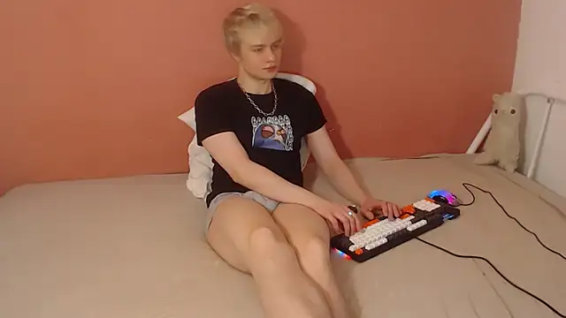 Oliver sweet  online show from 8, 4, 2026