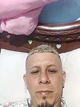 Somospareja1987 online show from 9, 2, 2025