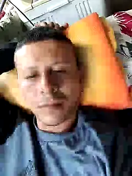 Somospareja1987 online show from 23, 10, 2025