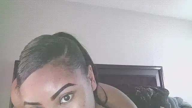 Snapshot of creamdreammmm chatting on 7, 10, 2025 creamdreammmm online show from 7, 10, 2025