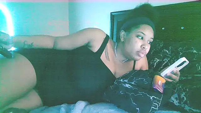 Snapshot of creamdreammmm chatting on 25, 11, 2025 creamdreammmm online show from 25, 11, 2025