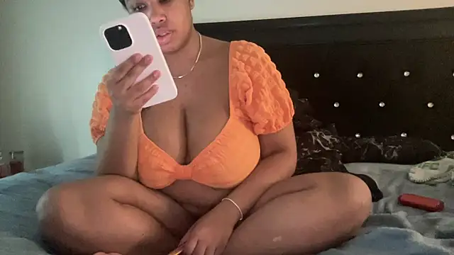 Snapshot of creamdreammmm chatting on 26, 11, 2025 creamdreammmm online show from 26, 11, 2025