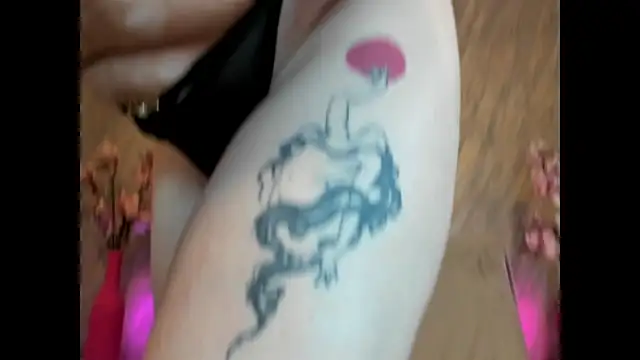 Rayanablackandwhite online show from 17, 4, 2026