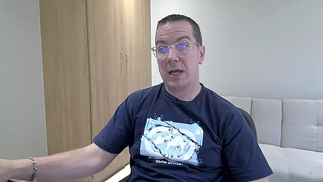 Snapshot of BrettJ81 chatting on 1, 2, 2026 BrettJ81 online show from 1, 2, 2026