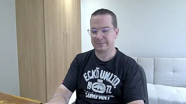 Snapshot of BrettJ81 chatting on 2, 2, 2026 BrettJ81 online show from 2, 2, 2026