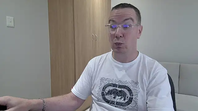 Snapshot of BrettJ81 chatting on 18, 2, 2026 BrettJ81 online show from 18, 2, 2026