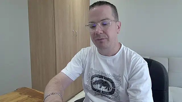 Snapshot of BrettJ81 chatting on 22, 2, 2026 BrettJ81 online show from 22, 2, 2026