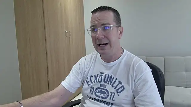 Snapshot of BrettJ81 chatting on 8, 3, 2026 BrettJ81 online show from 8, 3, 2026