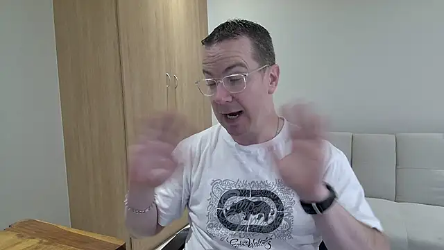 Snapshot of BrettJ81 chatting on 14, 3, 2026 BrettJ81 online show from 14, 3, 2026